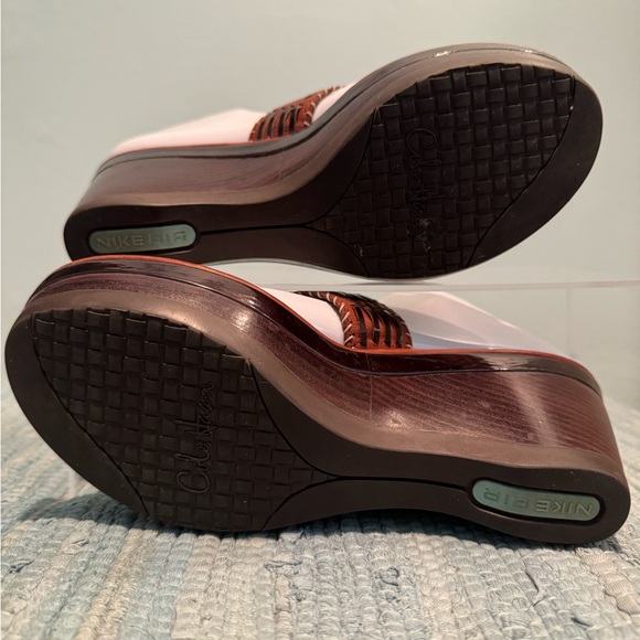 Cole Haan Grier platform wedge thong sandal. Brown. Size 7.5 - Picture 5 of 8